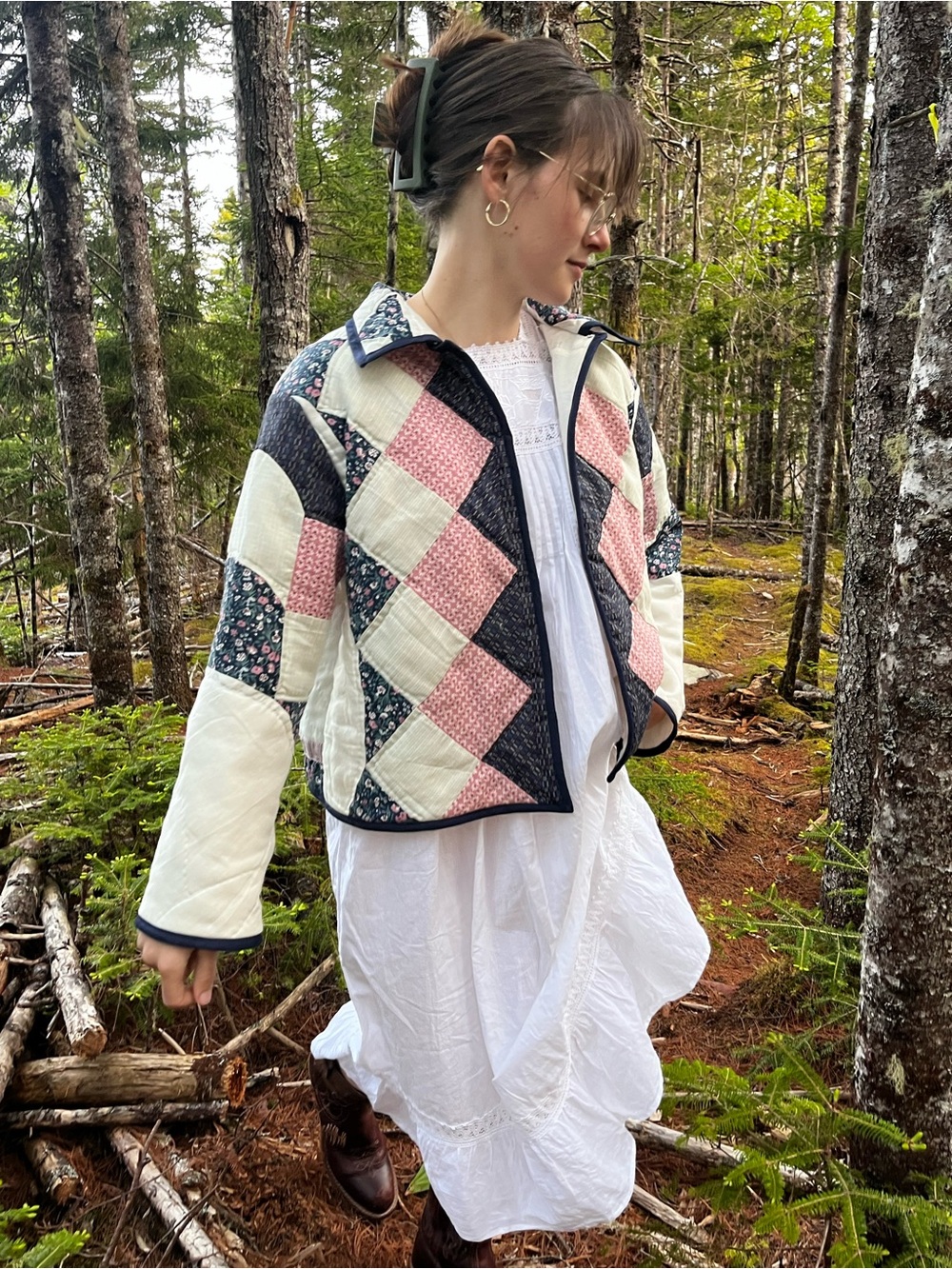Quilt Coat - Handmade, Floral Patchwork in Pink & Cream - Picture 3 of 5